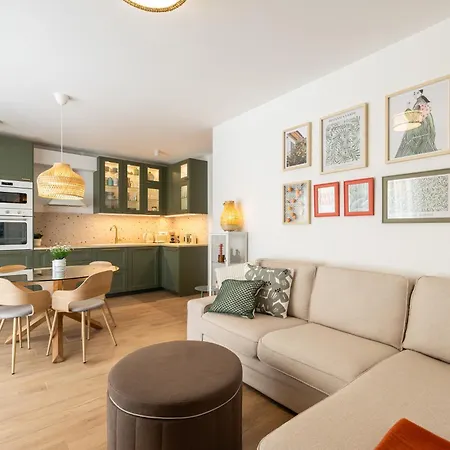 Brand New With Garden, Bbq And Parking