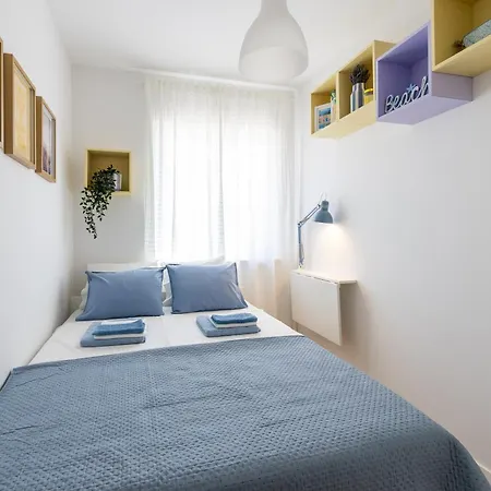 Brand New With Garden, Bbq And Parking *