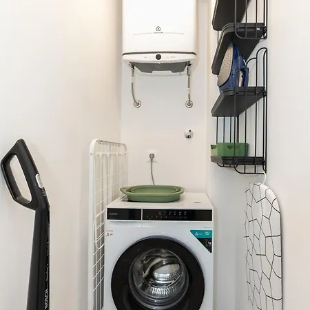 Brand New With Garden, Bbq And Parking *